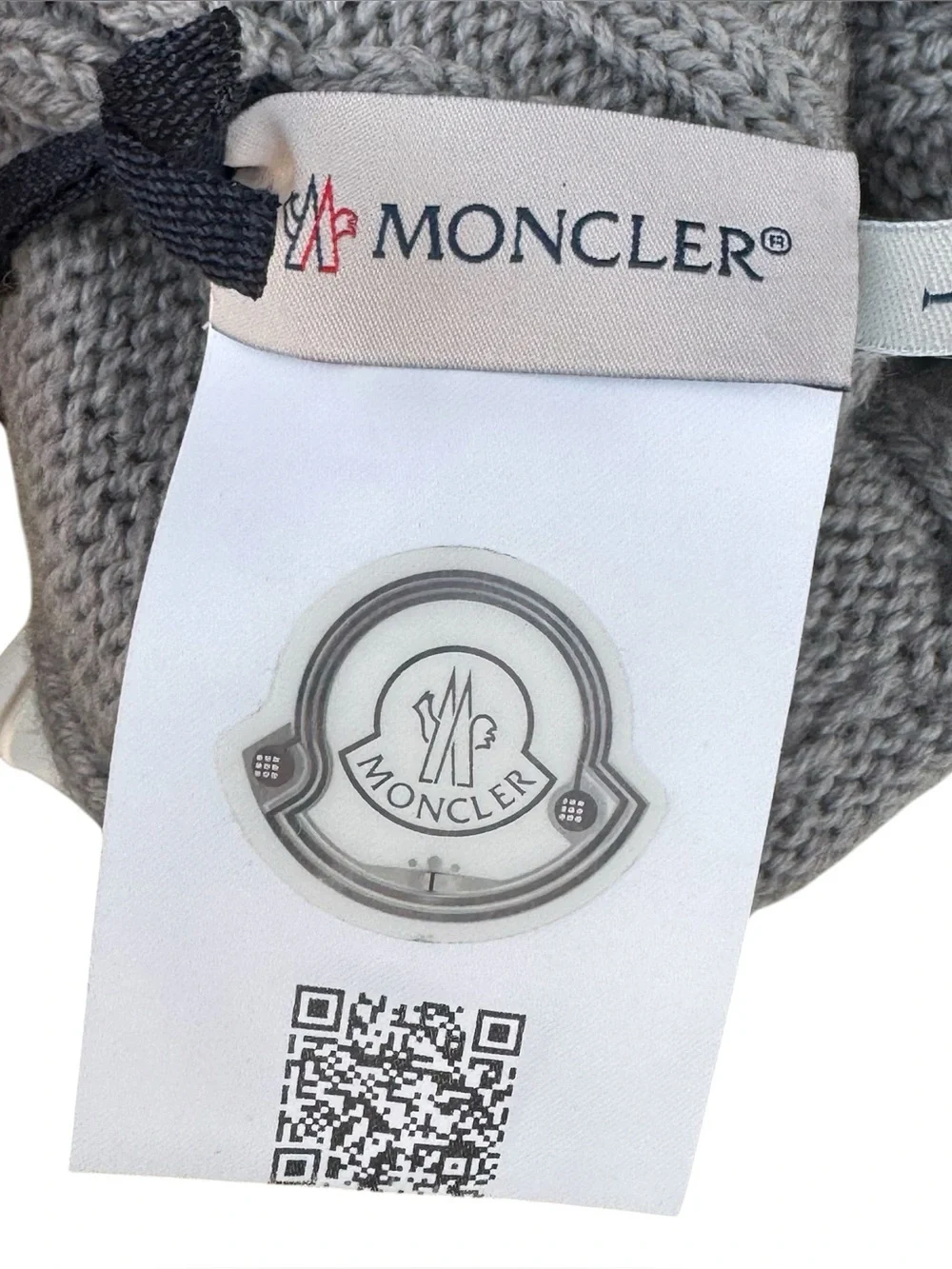 Moncler Beanie Kids Cable Knit Wool Gray embroidered logo patch Size Large NWT
